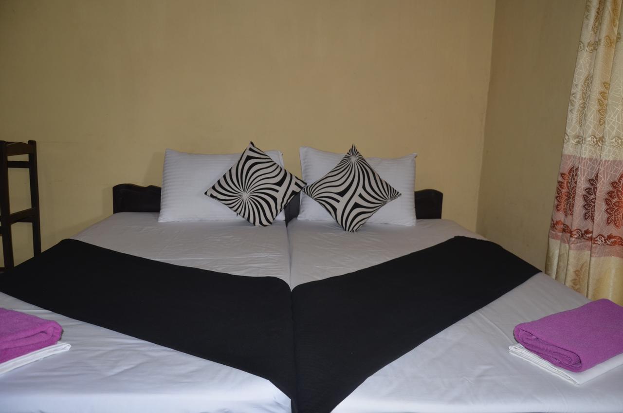 Lake View The Tourist Guest House Anuradhapura Exterior foto